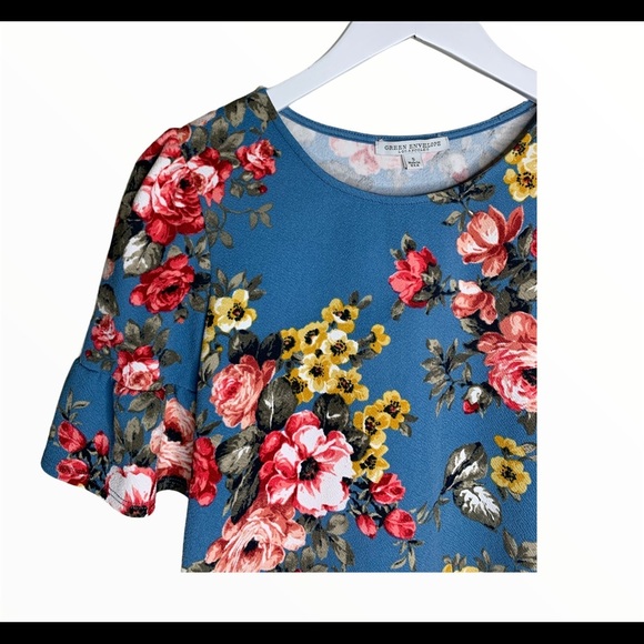 GREEN ENVELOPE LA Floral Blouse With Crop Flutter Detail Sleeves Blue Size Small - Picture 3 of 8